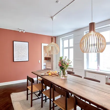 Apartment Large 4 Bedroom With Balcony & Bathtub In Cph