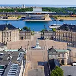 Large 4 Bedroom With Balcony & Bathtub In Cph *