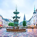 Large 4 Bedroom With Balcony & Bathtub In Cph