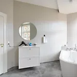 شقة Large 4 Bedroom With Balcony & Bathtub In Cph كوبنهاجن