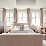 Large 4 Bedroom With Balcony & Bathtub In Cph شقة