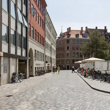 Apartment Large 4 Bedroom With Balcony & Bathtub In Cph