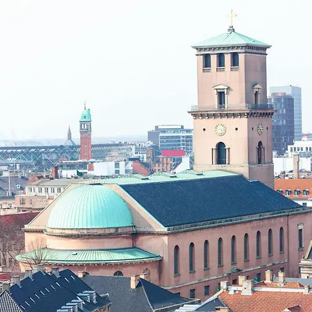 Large 4 Bedroom With Balcony & Bathtub In Cph Apartment
