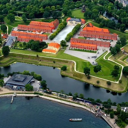 Large 4 Bedroom With Balcony & Bathtub In Cph Apartment Copenhagen
