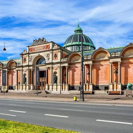 Large 4 Bedroom With Balcony & Bathtub In Cph *