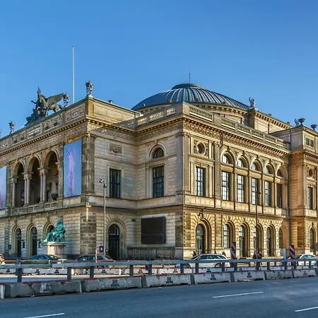 Large 4 Bedroom With Balcony & Bathtub In Cph Lejlighed København