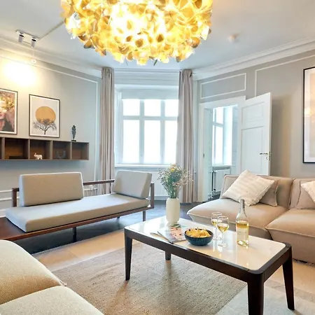 Large 4 Bedroom With Balcony & Bathtub In Cph *