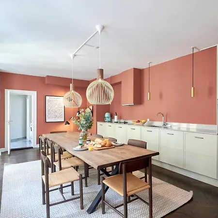 Large 4 Bedroom With Balcony & Bathtub In Cph