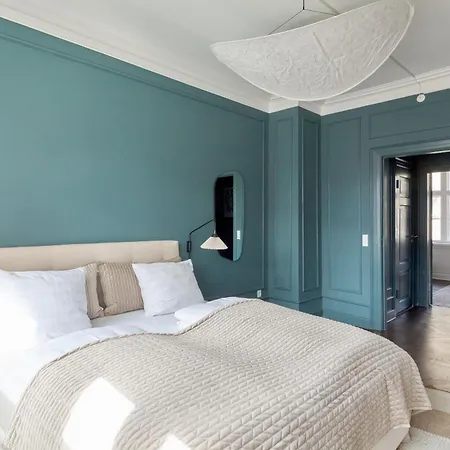 Large 4 Bedroom With Balcony & Bathtub In Cph *
