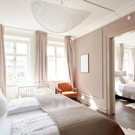 Large 4 Bedroom With Balcony & Bathtub In Cph Копенгаген