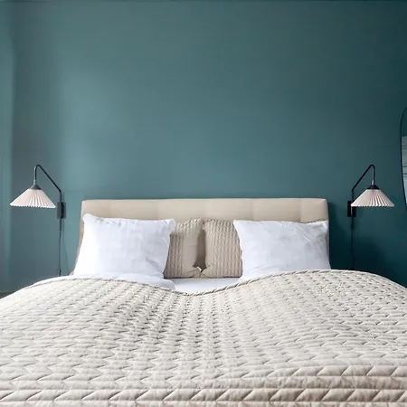 Large 4 Bedroom With Balcony & Bathtub In Cph