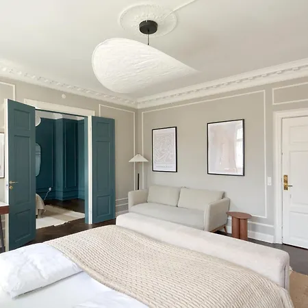 Large 4 Bedroom With Balcony & Bathtub In Cph Копенгаген