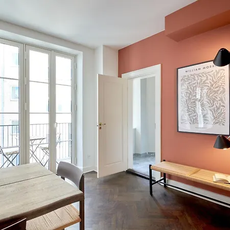 아파트 Large 4 Bedroom With Balcony & Bathtub In Cph *