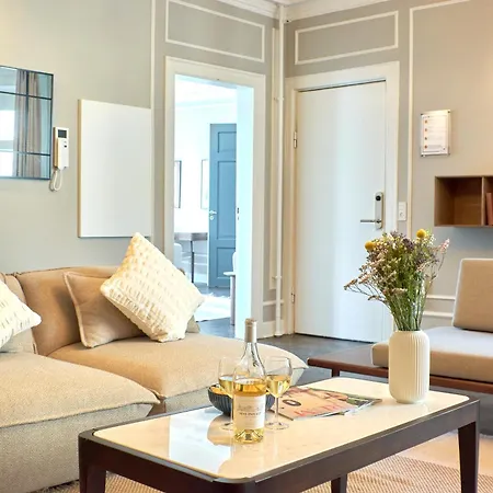 Large 4 Bedroom With Balcony & Bathtub In Cph Апартаменты