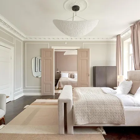 Large 4 Bedroom With Balcony & Bathtub In Cph 아파트 *