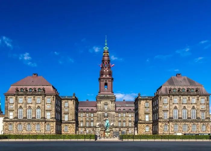 Large 4 Bedroom With Balcony & Bathtub In Cph Апартаменты *