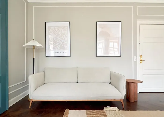 Апартаменты Large 4 Bedroom With Balcony & Bathtub In Cph *