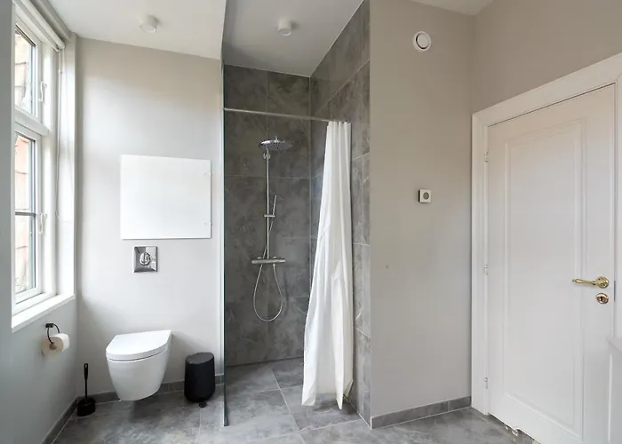 Апартаменты Large 4 Bedroom With Balcony & Bathtub In Cph Копенгаген