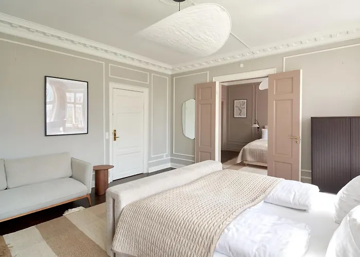 Апартаменты Large 4 Bedroom With Balcony & Bathtub In Cph