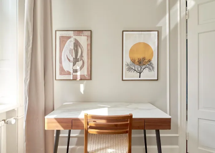 Large 4 Bedroom With Balcony & Bathtub In Cph Апартаменты