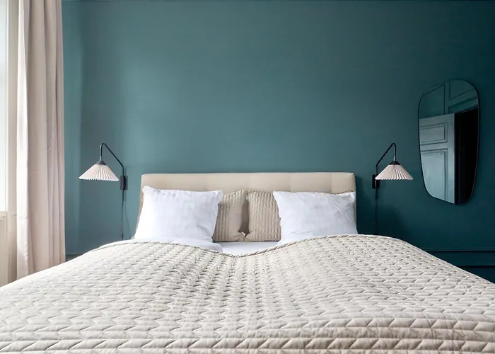 Large 4 Bedroom With Balcony & Bathtub In Cph