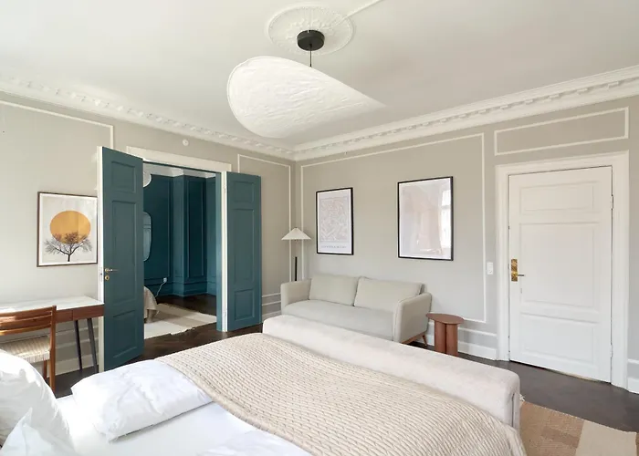 Large 4 Bedroom With Balcony & Bathtub In Cph Копенгаген