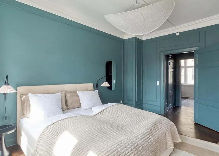 Large 4 Bedroom With Balcony & Bathtub In Cph *