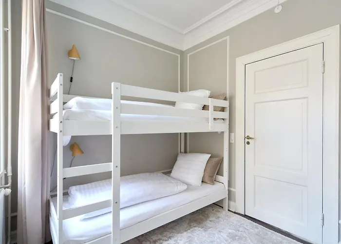 Large 4 Bedroom With Balcony & Bathtub In Cph * Copenaghen