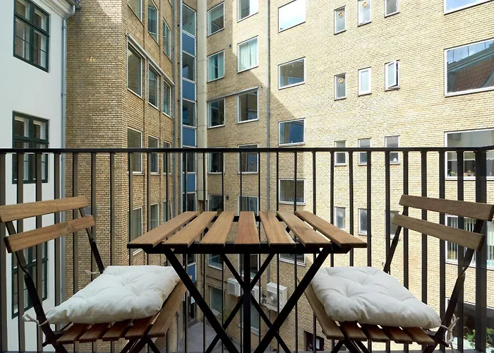 Large 4 Bedroom With Balcony & Bathtub In Cph Appartamento